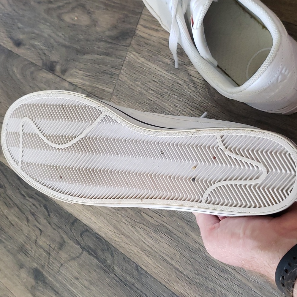 White nikes - Picture 5 of 6